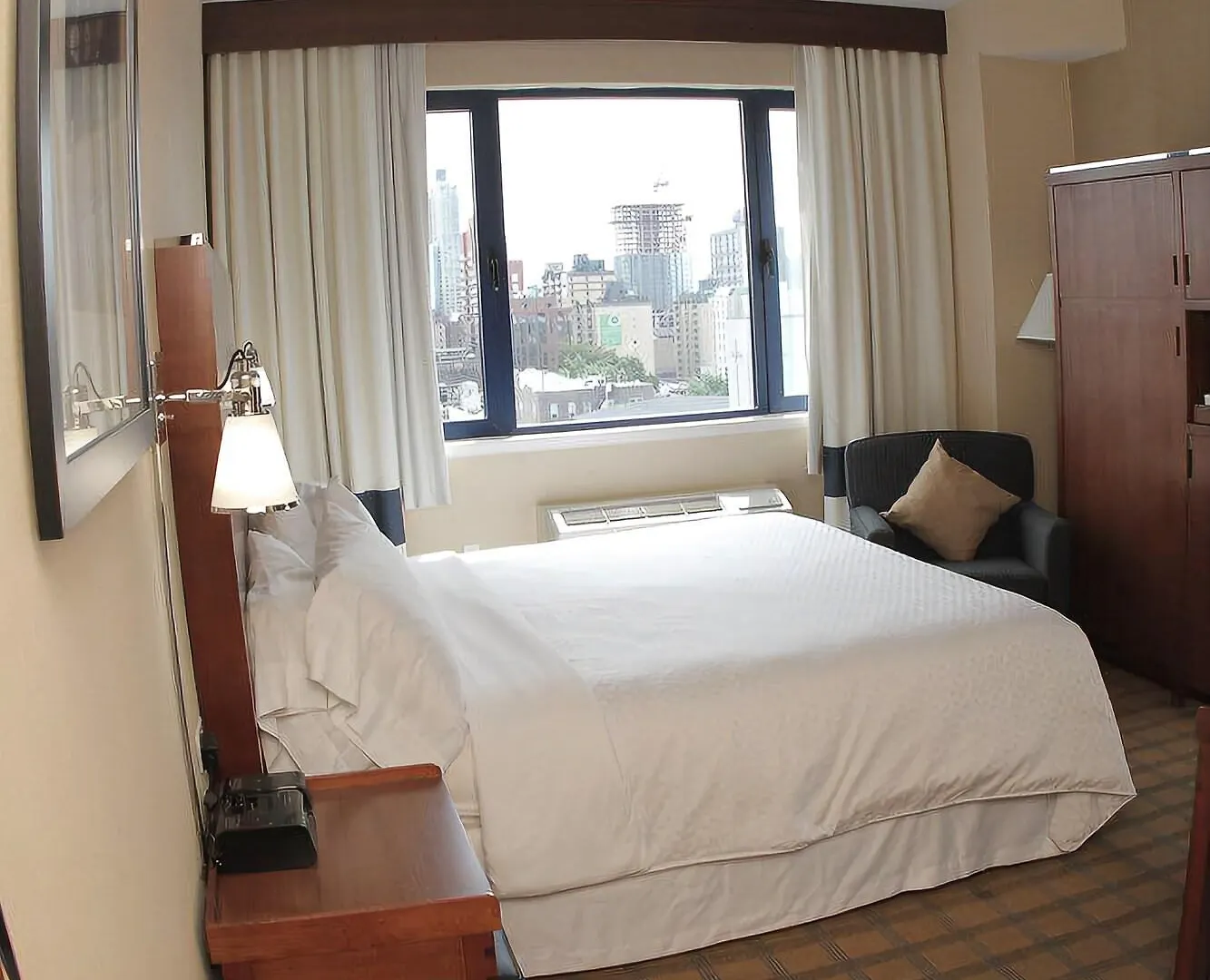 Vista Lic Hotel, Premier Collection By Best Western New York
